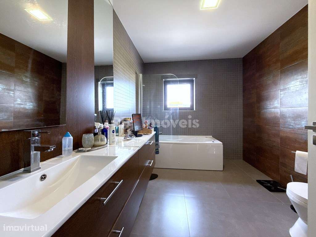 Apartamento T3 em condomínio privado com piscina-27