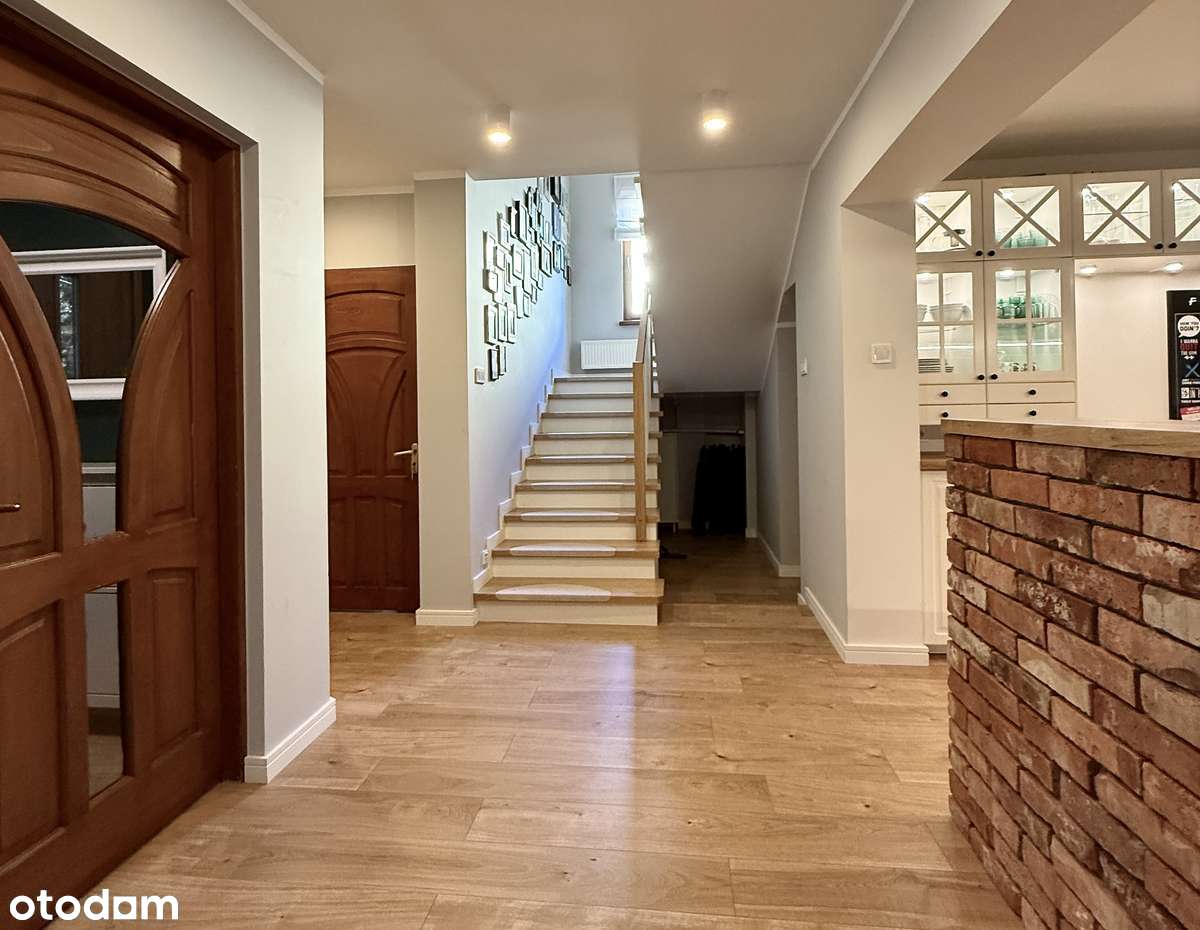 Dom wolnostojący | Garaż | Garderoba | Spiżarnia-4