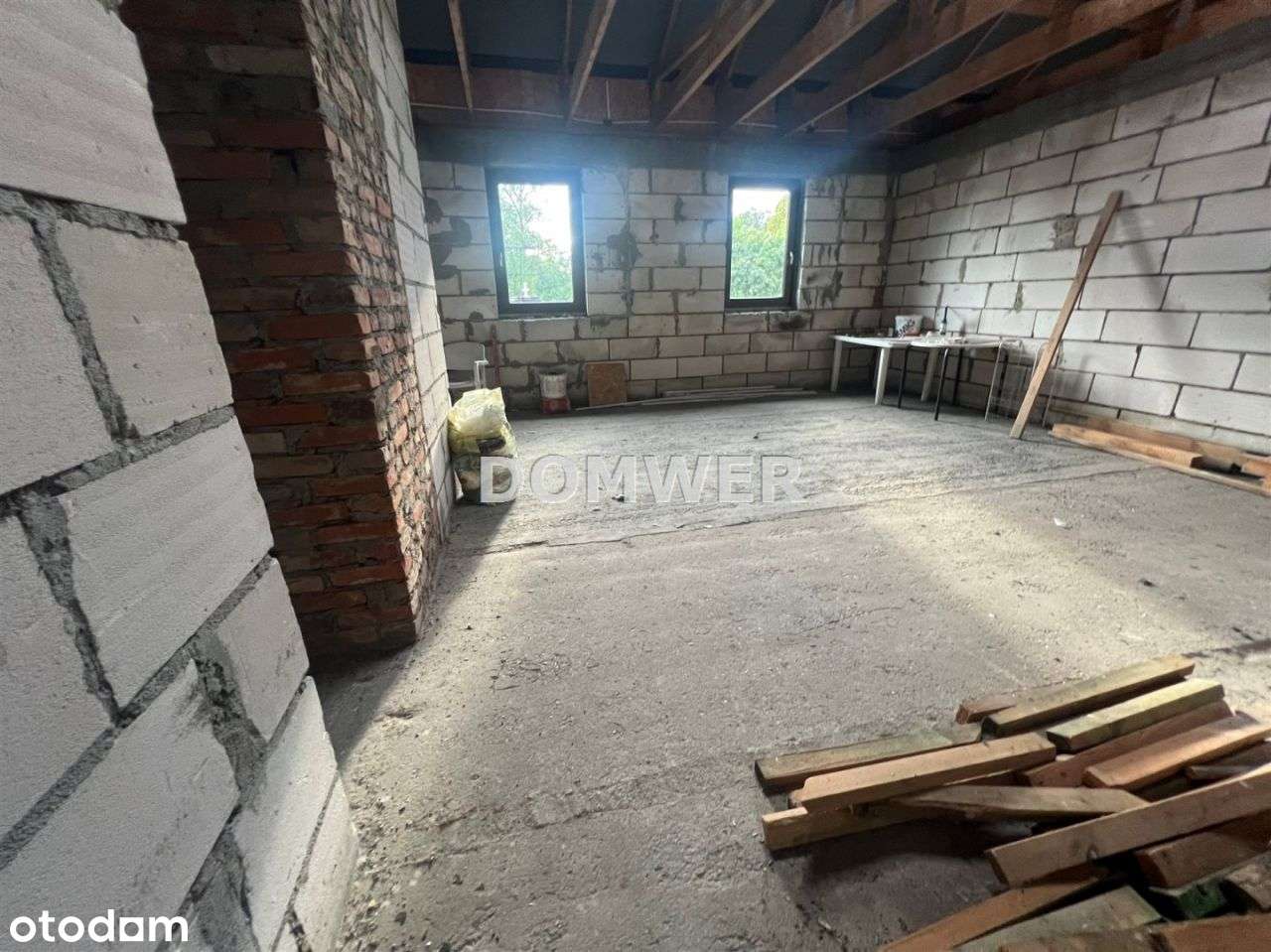 Budynek usługowo-handlowo-mieszkalny w Przyłęgu-7