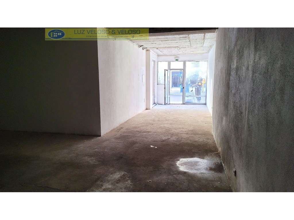 Loja de 155,96 m2 em Alto do Seixalinho, Barreiro.-16