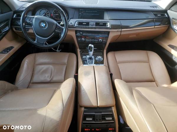 BMW Seria 7 740i - 19
