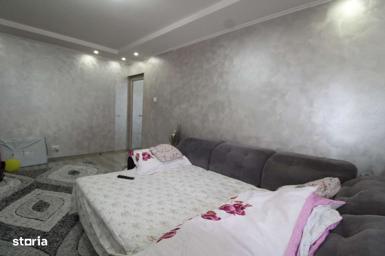 Apartament 2 camere,  56 mp,   zona Teilor-0