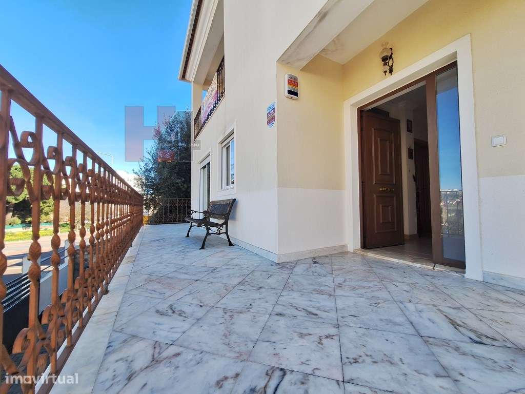 MORADIA T4 NO CENTRO DE ELVAS COM MAIS DE 500M² DE ÁREA - Grande imagem: 3/45