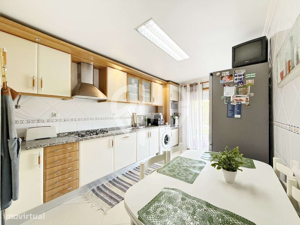 Apartamento T3 / C/Parqueamento // Santa Marta Corroios-4