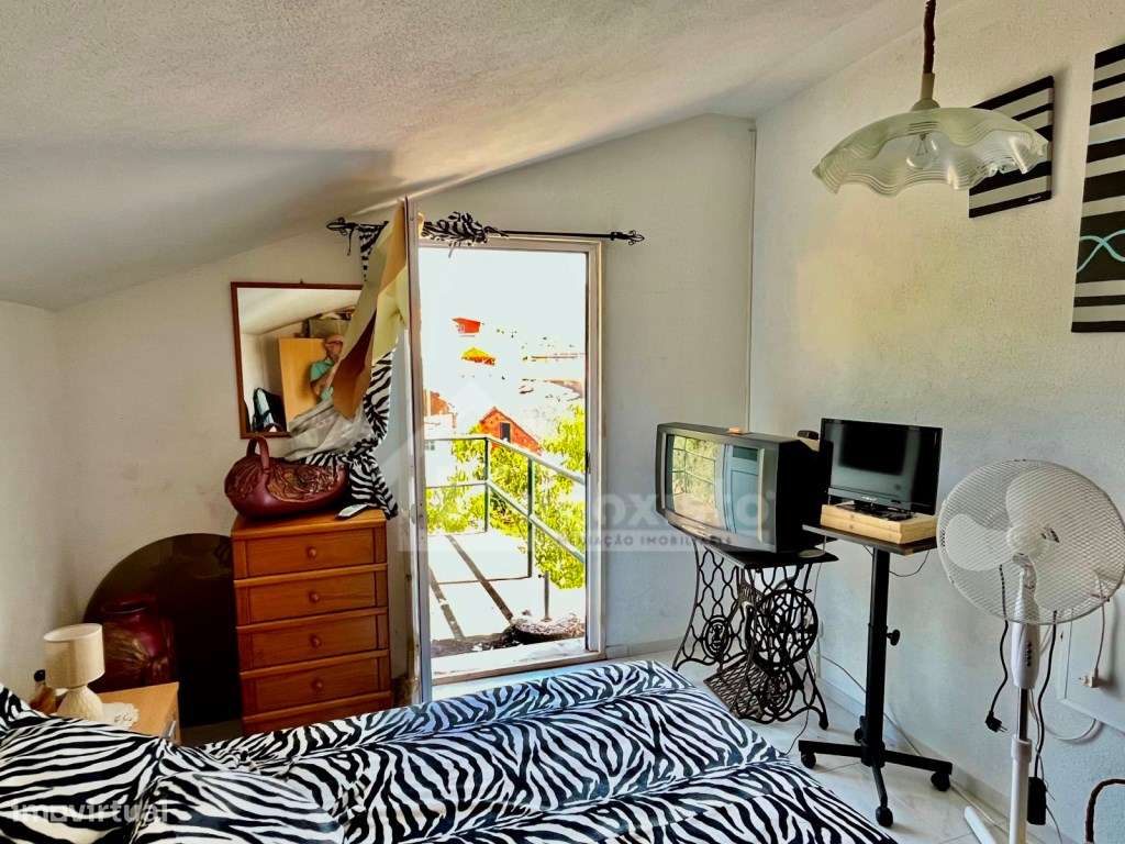 Moradia T4 pronta a habitar em Castanheira de Pera-16