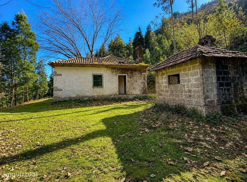 Terreno com vista para o Rio Caldo - Gerês - Mais