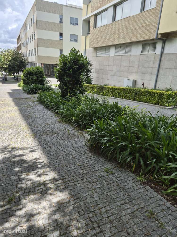 Comprar Excepcional Apartamento T2+1/ 3frentes Águas Santas-25