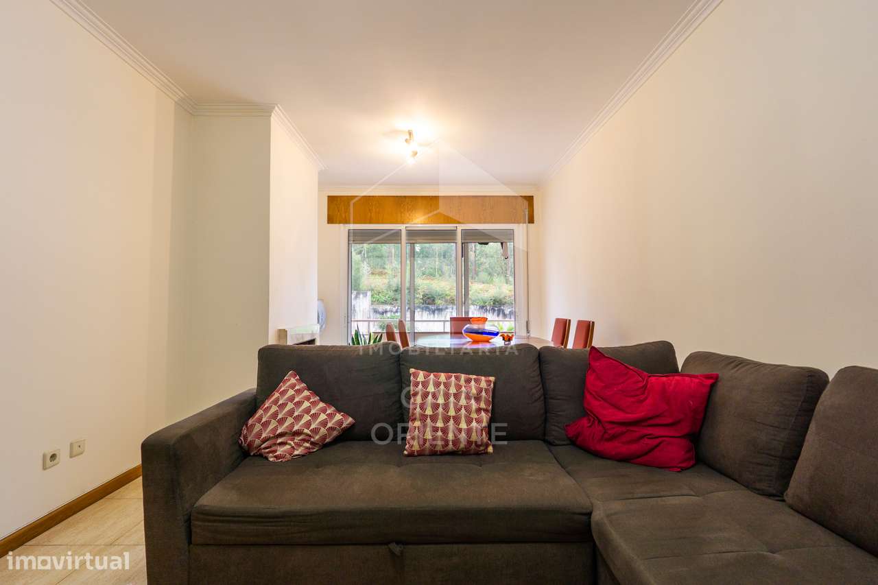 Apartamento T2+1 com Garagem em Grijó-13