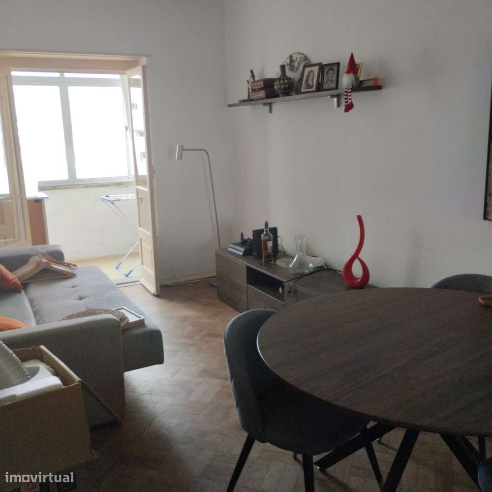 T2 com varanda, excelente localização em Arroios - Grande imagem: 3/7