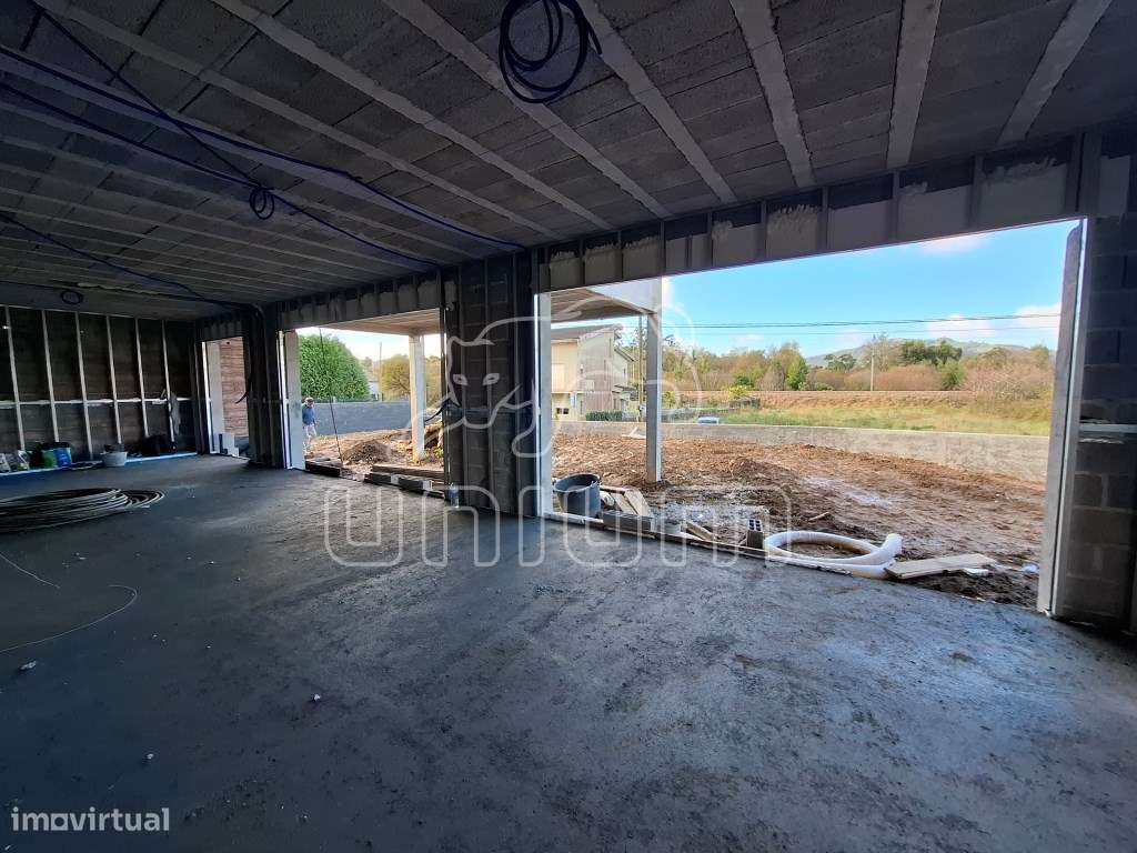 Moradia T4 com piscina-6