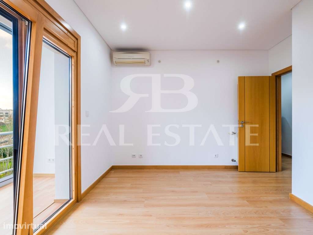 T3 com 150m2 + 2 VARANDAS + VISTA + ESTACIONAMENTO - Colinas do Cru...-8