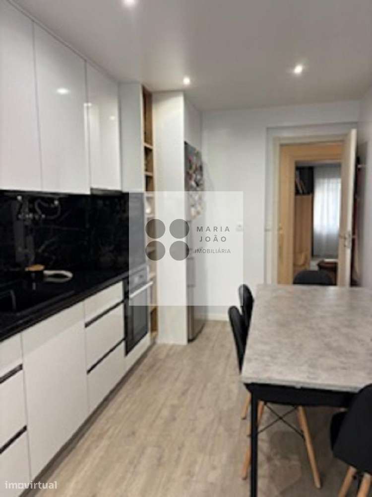 Apartamento Excelente T3, Completamente Remodelado!-1