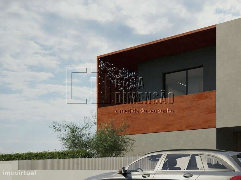 Moradia isolada de Arquitectura Contemporânea de tipologia T4 na zo... - Grande imagem: 5/27