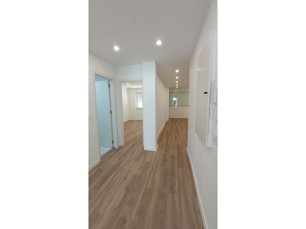 Apartamento T3 REMODELADO | Centro do Cacém-26