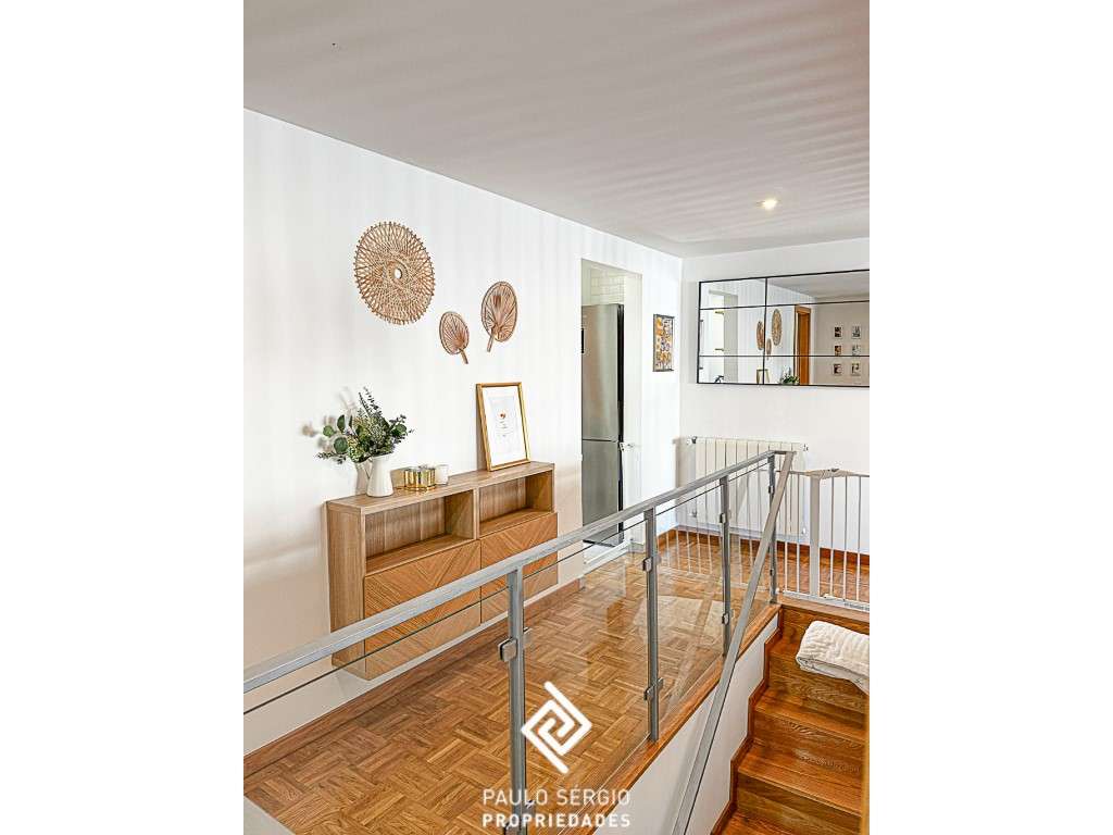 Oportunidade. T4 duplex renovado a 5min do Centro de Santa Maria da... - Grande imagem: 5/27