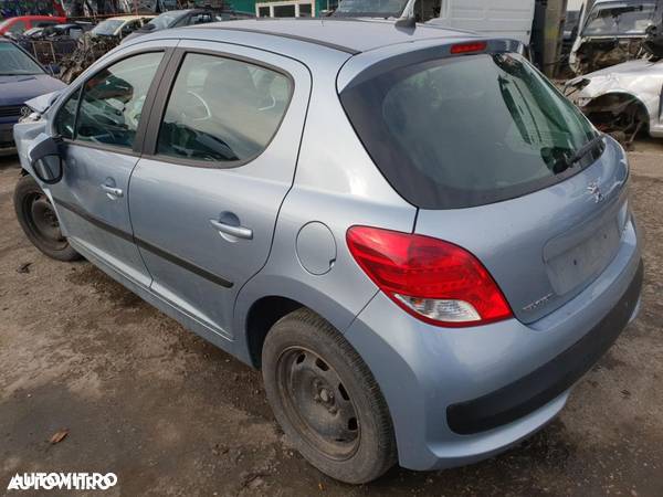 Dezmembrez Peugeot 207 2010 1.4 benzină - 1