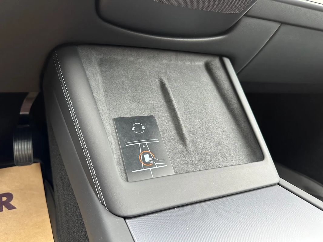 Tesla Model 3 Langstreckenbatterie Allradantrieb Dual Motor - 27