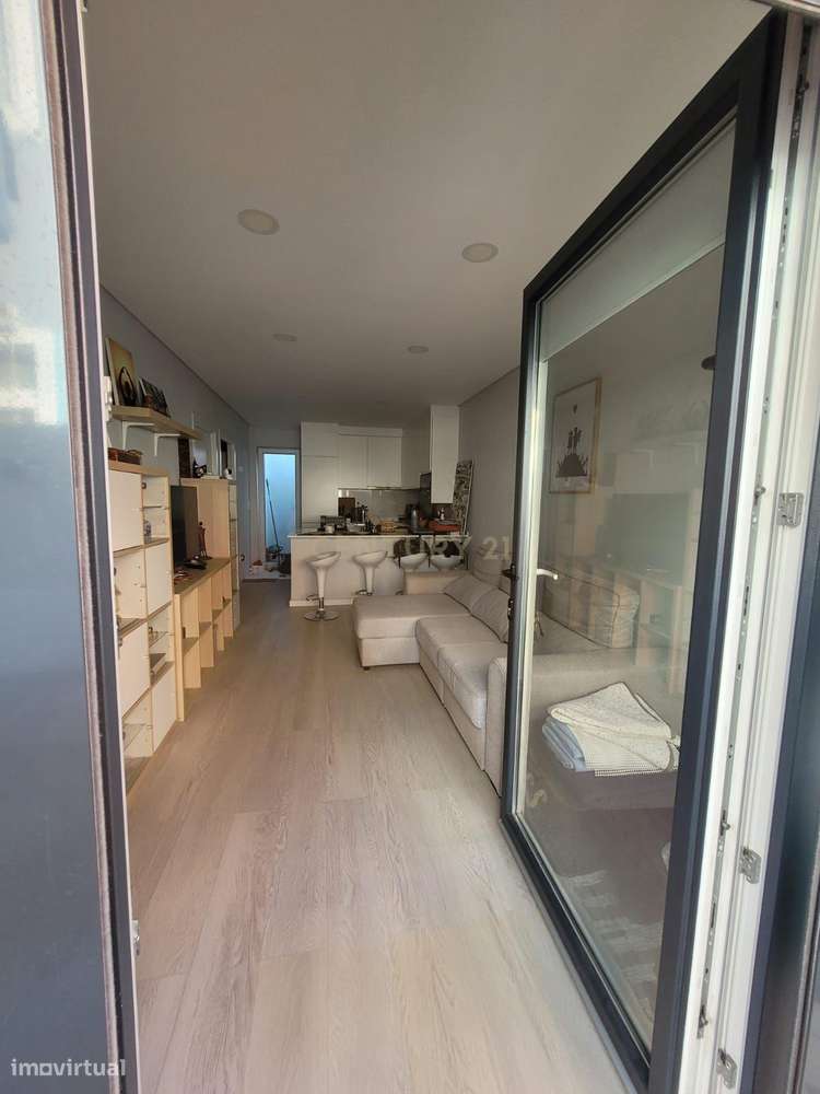 Apartamento T2 semi-novo, no Alto do Seixalinho, Barreiro-1