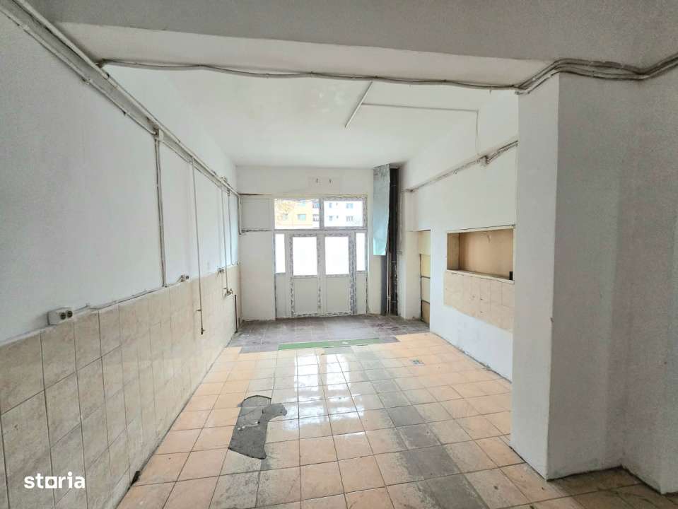 Inchiriere Spatiu Comercial Vitrat, 118 mp Nicolina - Profi - Imagine principală: 2/5