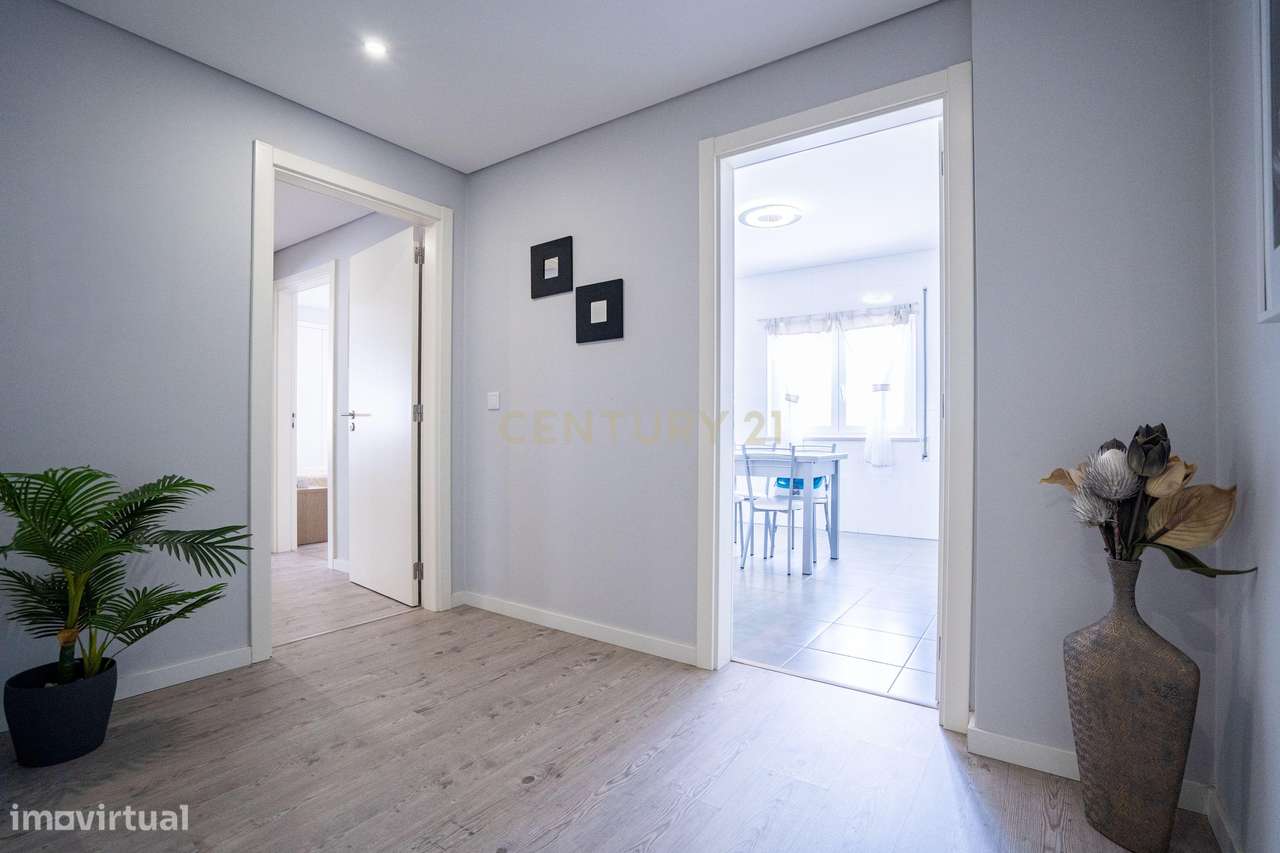 Apartamento T2 - Excelentes Áreas - Como Novo-9