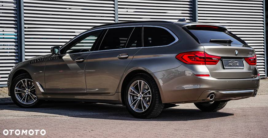 BMW Seria 5 520d Luxury Line - 11