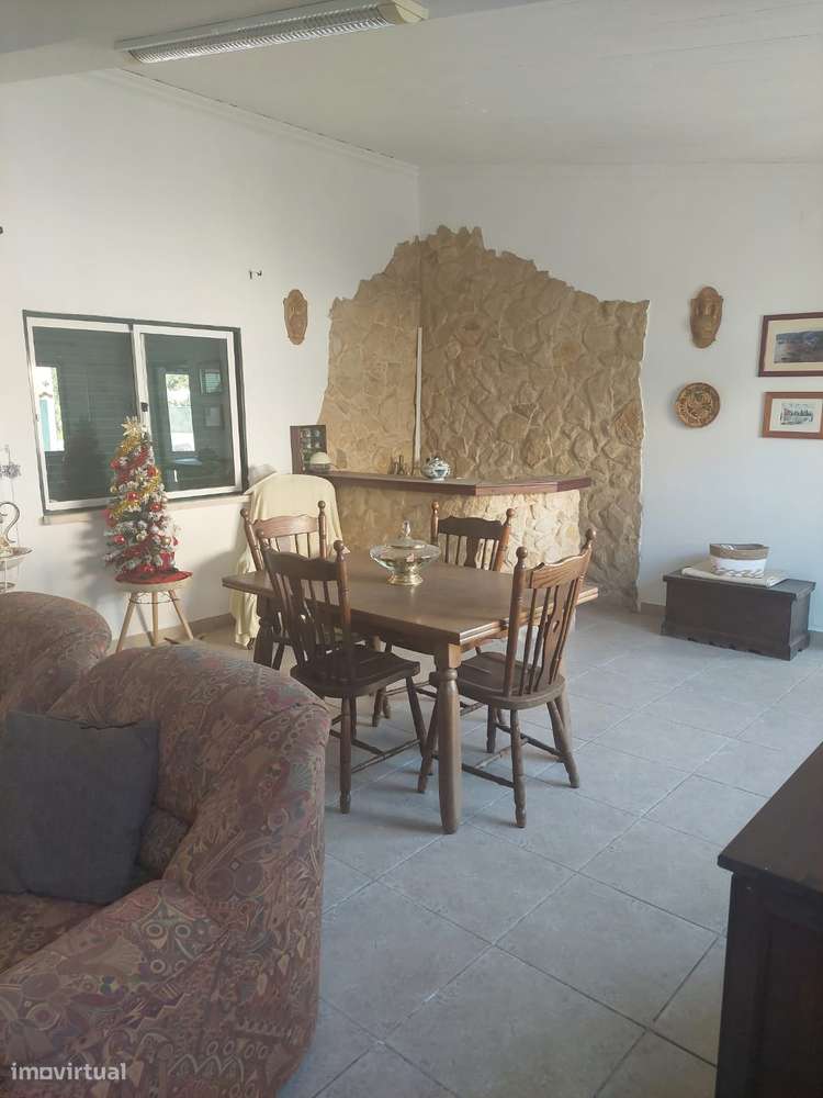 Moradia T2+1 com piscina em Salvaterra De Magos.-23
