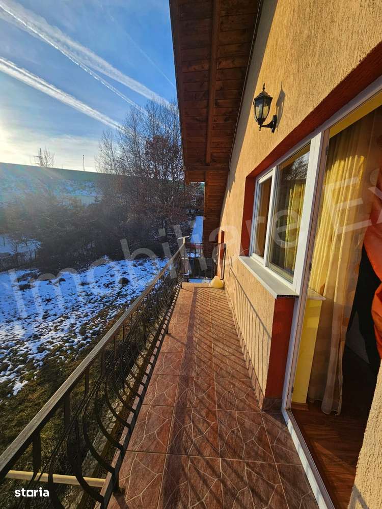 Casă de vânzare în Curtea de Argeș.-14