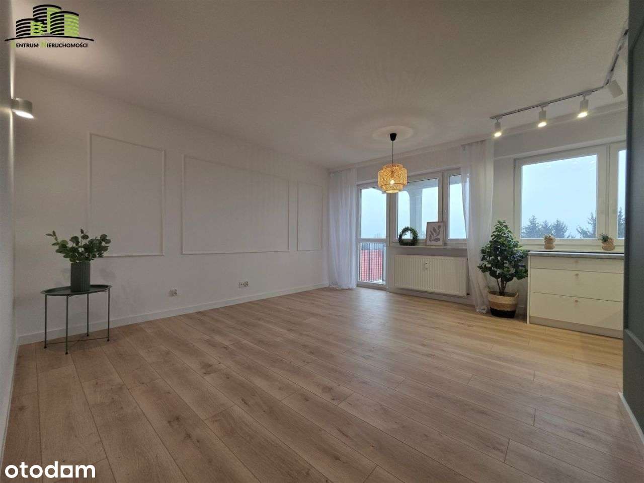 4 pokojowe mieszkanie na poszukiwanym 2 pietrze.-2