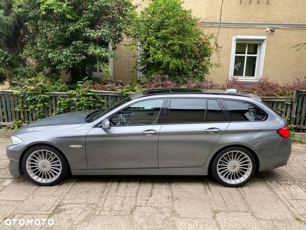 BMW Seria 5 550i Touring - 22