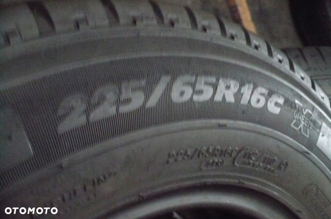 2x MICHELIN Agilis 225/65R16C 5mm 2016 - 4