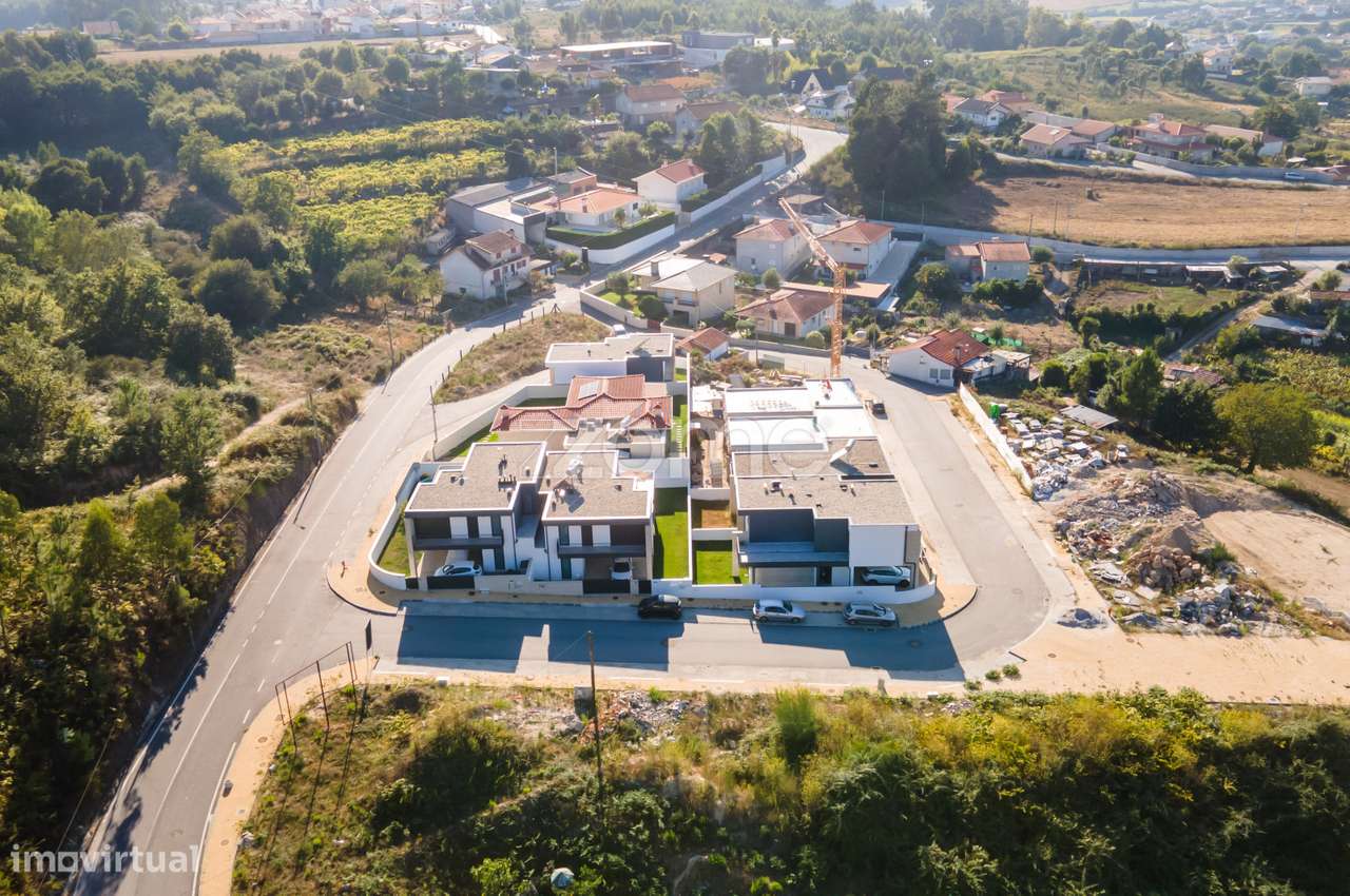 Vista Vale - Moradia T3 em Vale S. Cosme - Lote 13 - 3ª Fase - Grande imagem: 5/45