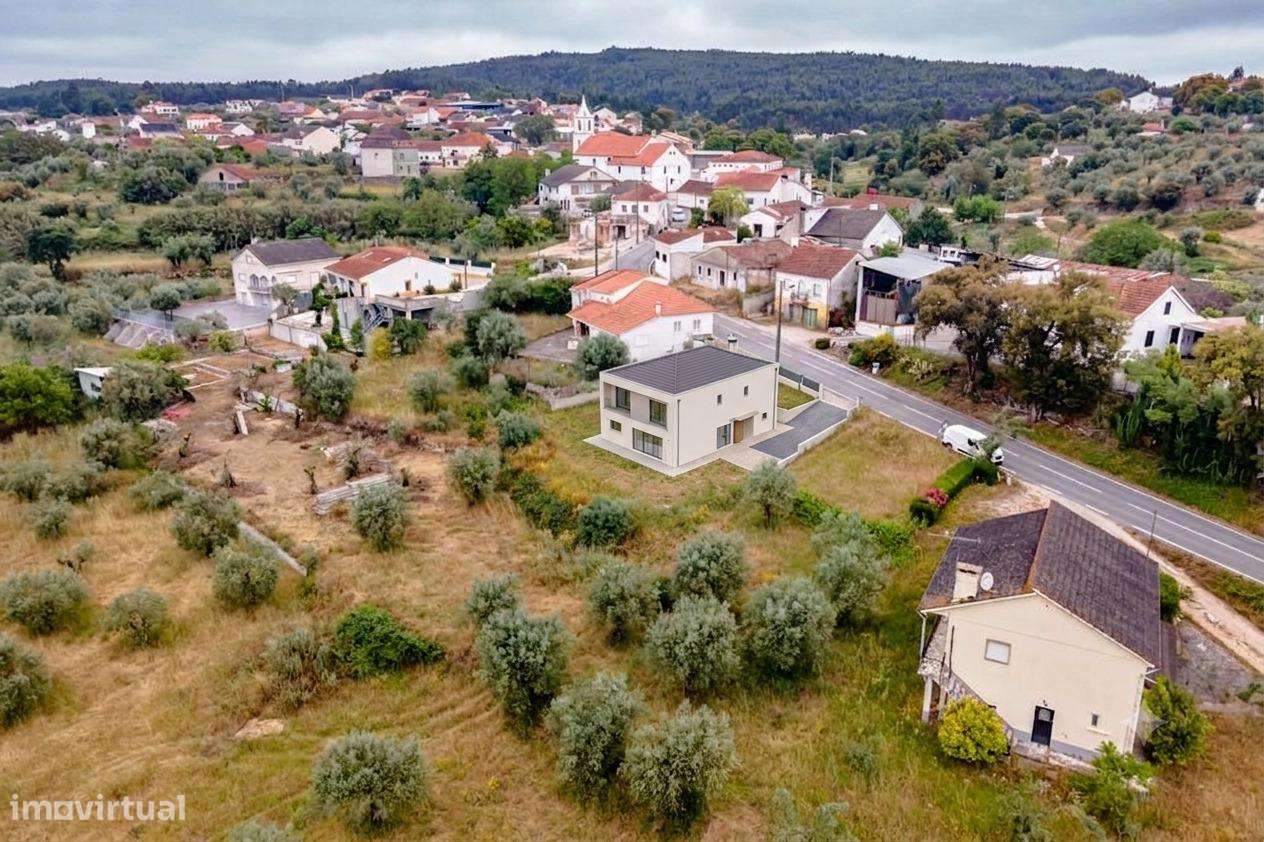 Terreno com 551 m2  potencial construtivo-0