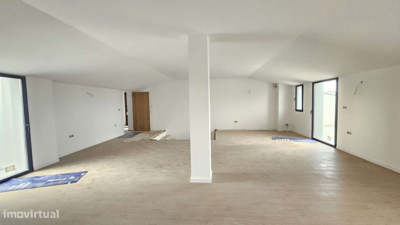 T2 Duplex | Novo | Garagem fechada - Grande imagem: 4/22