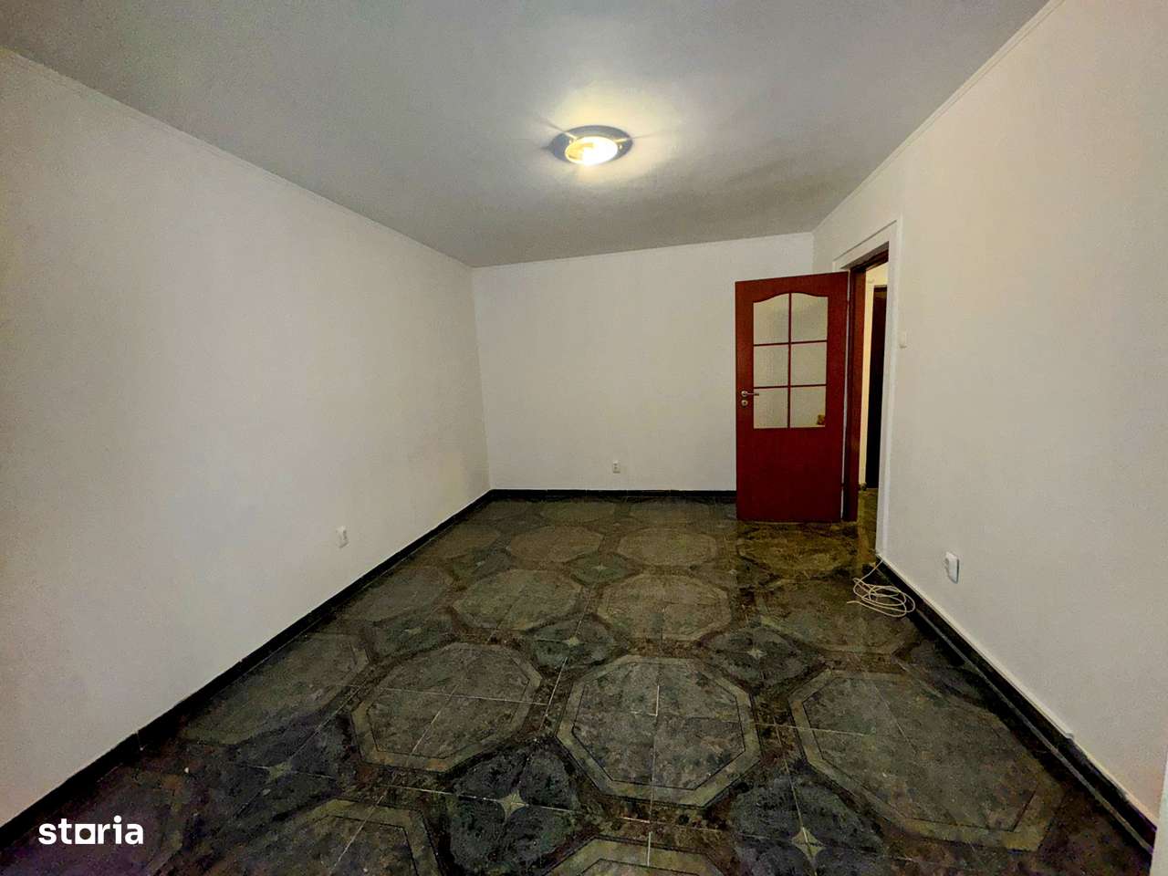 Tomis Nord - piața Ciresica 3 camere decomandate 67 mp-11