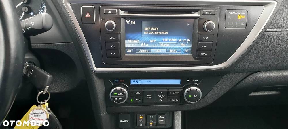 Toyota Auris 1.6 Premium - 16