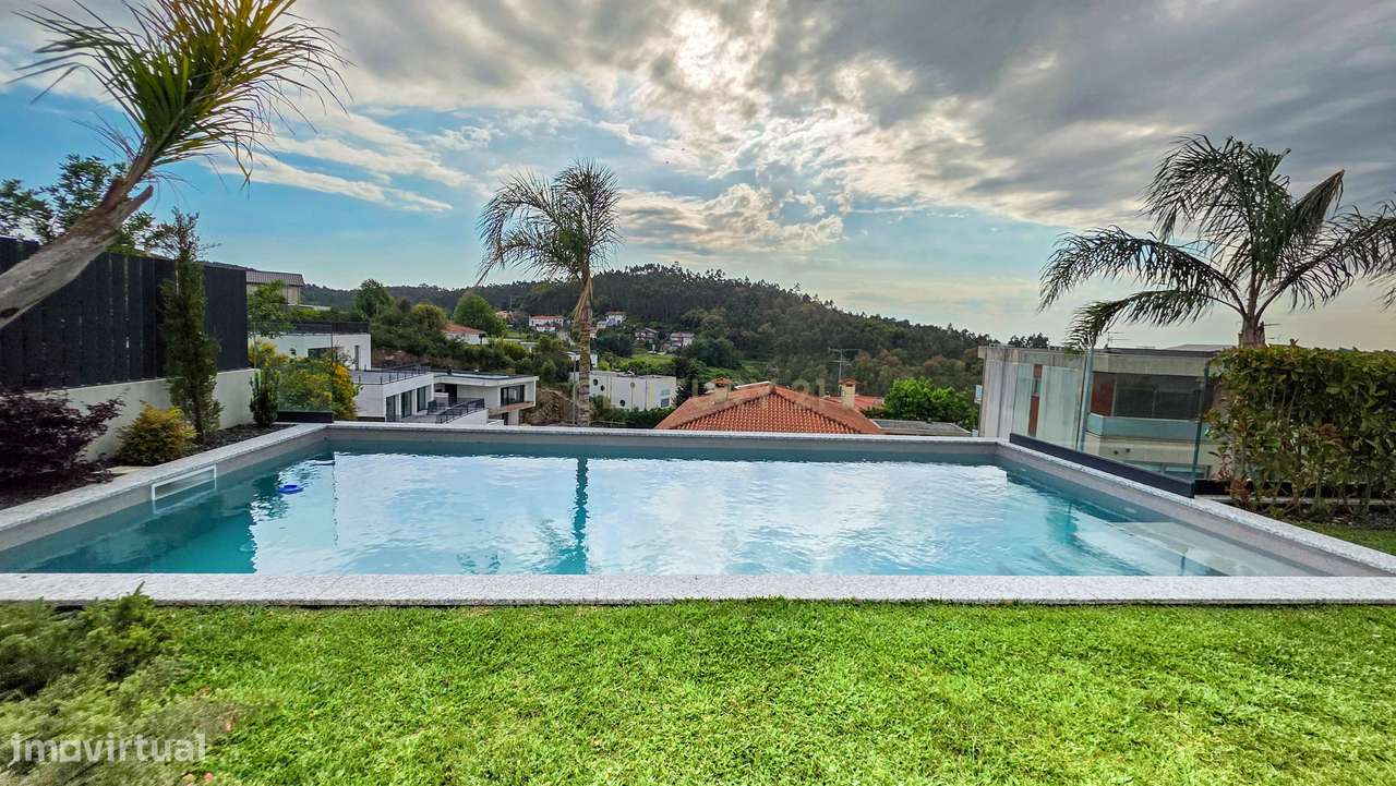 Moradia Contemporânea T4 com Piscina | Arquitetura Premium | Brufe, Vi-29
