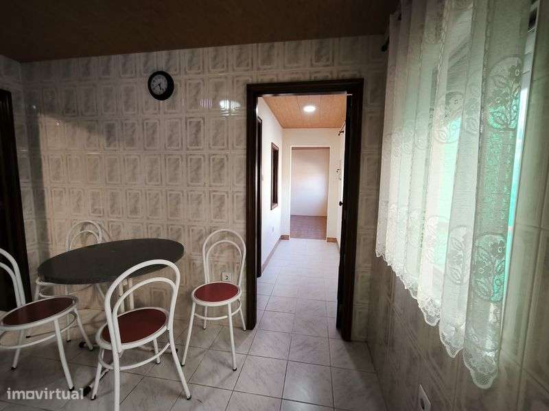 Arrenda-se moradia T2 - Grande imagem: 5/11