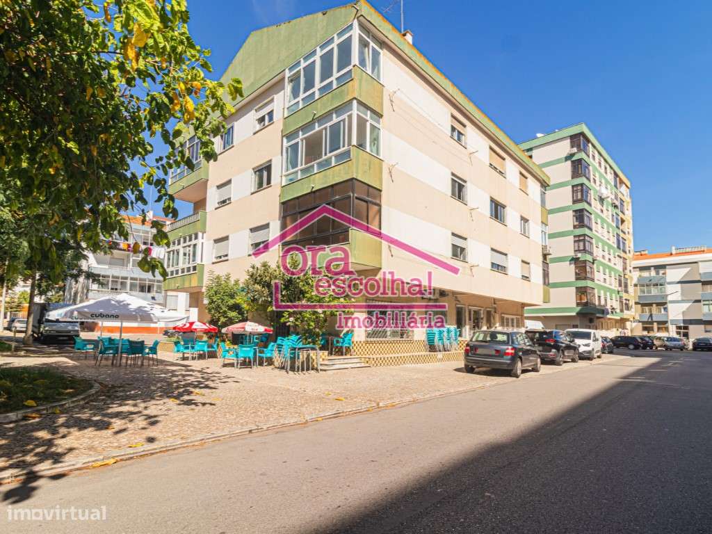 Apartamento T2 remodelado com 92 m2 nas Paivas!-13