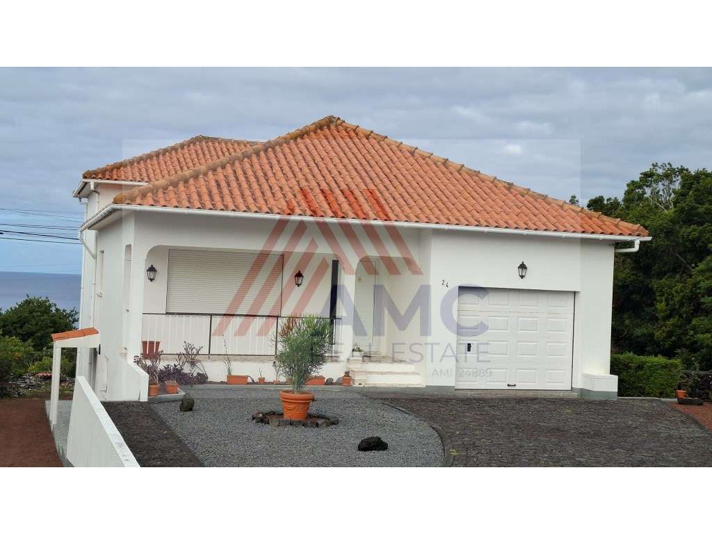 MORADIA COM 2 PISOS 11 DIVISÕES E 2 GARAGENS NA CANDELÁRIA, MADALEN...-3