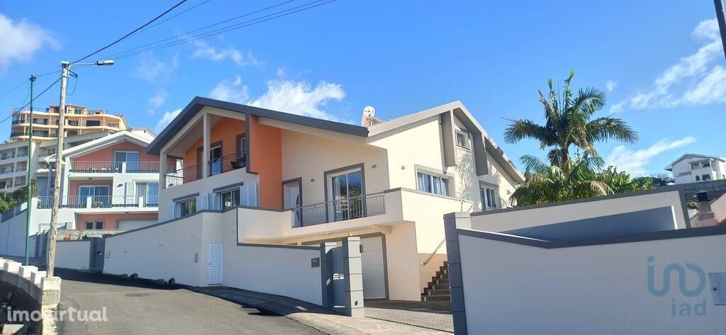 Casa / Villa T5 em Madeira de 266,00 m2