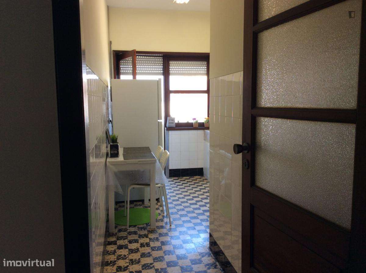 Quarto - localizado em Cedofeita Porto - Grande imagem: 4/12