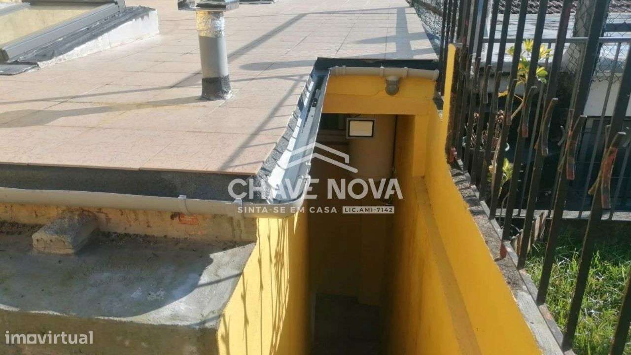 Moradia Geminada V3 c/ Terraço em Campanhã - Grande imagem: 2/25