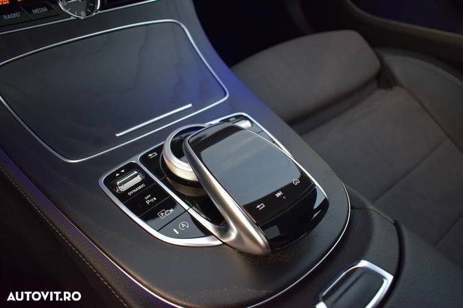 Mercedes-Benz E 220 d T 9G-TRONIC Sportstyle Edition - 38