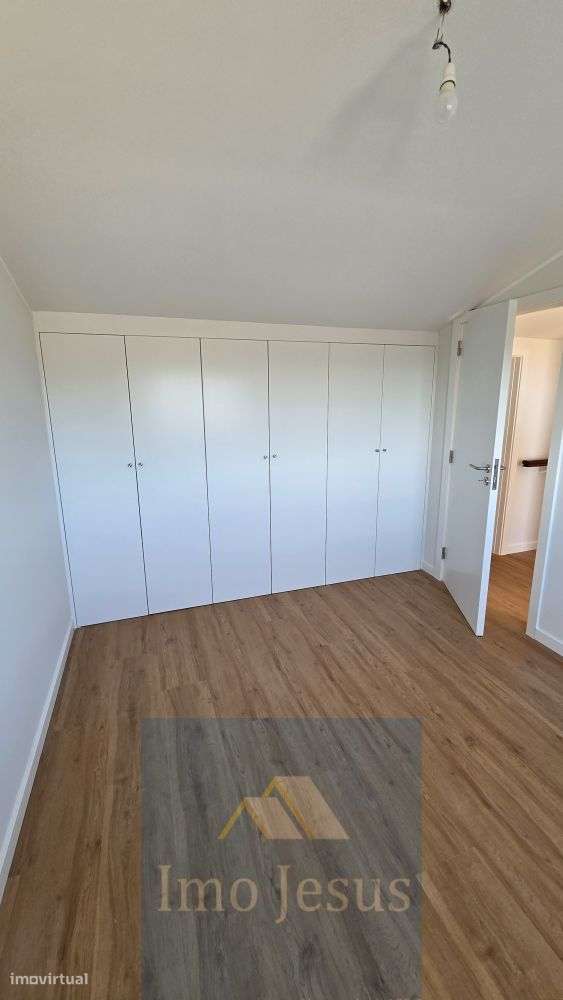 Moradia T3 centro Carvalhos-16