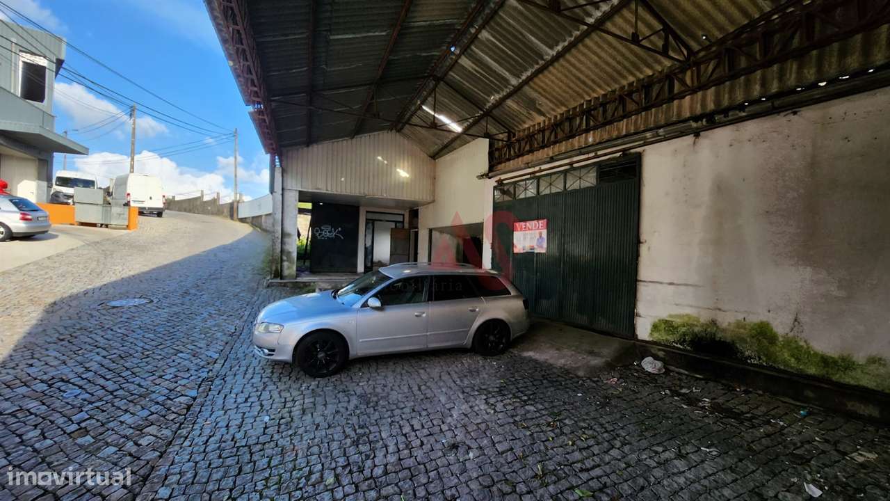 Armazém com 2 Pisos para Restaurar – 350m² de Área Bruta em Lote de 64 - Grande imagem: 4/6
