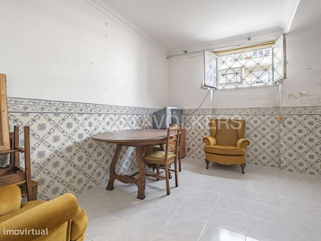 Espaçoso T2 + 1, com garagem box e terreno anexo - Grande imagem: 4/38