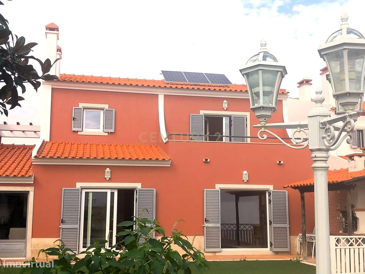 MORADIA - 5 ASSOALHADAS - GARAGEM - PISCINA - JARDINS - AZEITÃO - VALE - Grande imagem: 2/51