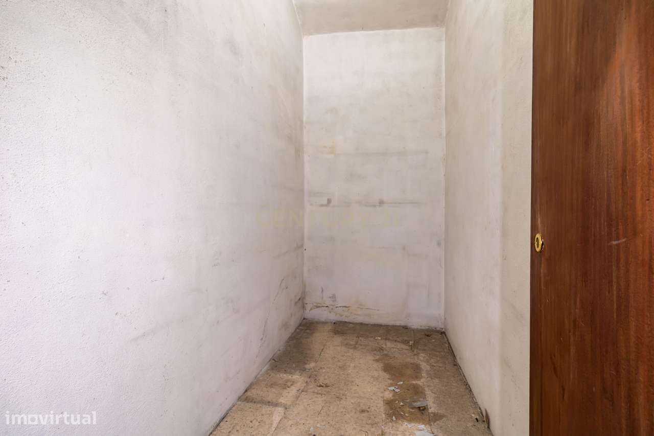Miraflores | Luz, Espaço e Vistas Desafogadas para Criar uma Casa Únic-21