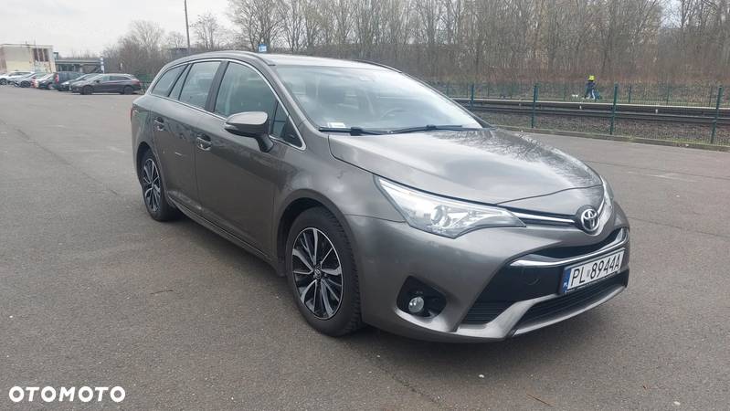 Toyota Avensis 2.0 D-4D Premium - 1