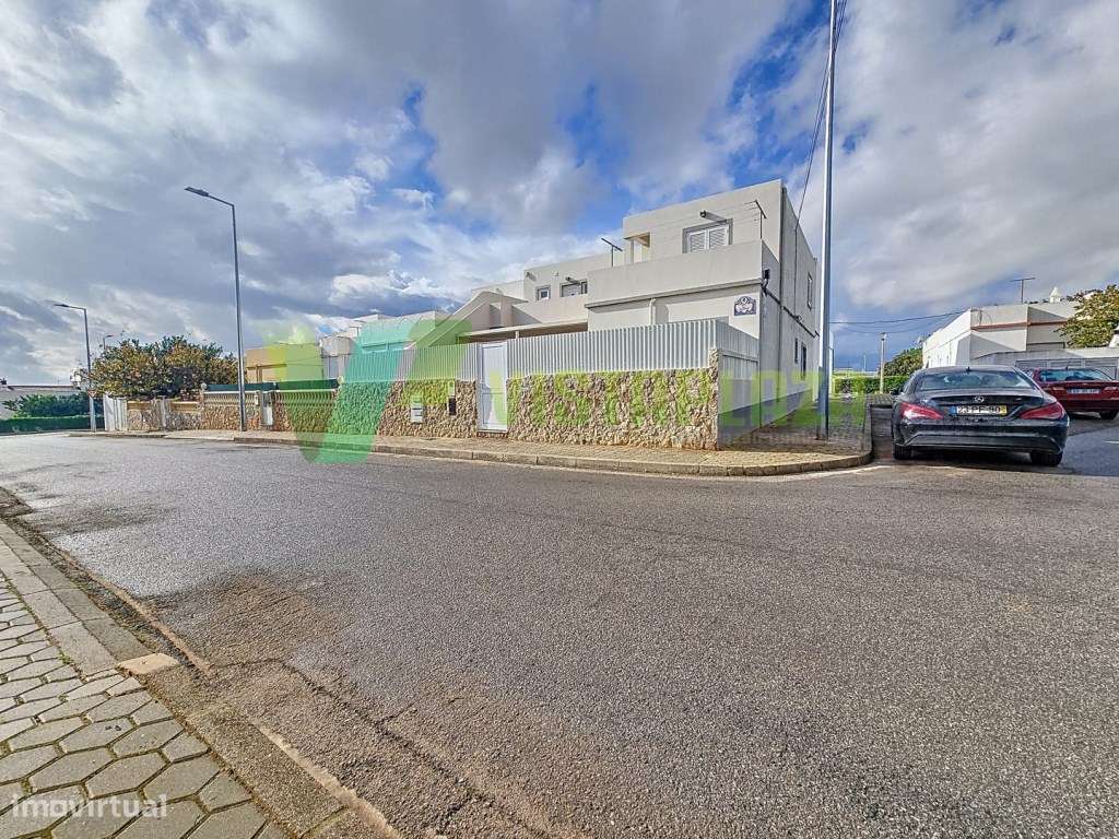 Moradia M5+1 Mexilhoeira Carregação, Completamente Renovada Com Gar... - Grande imagem: 2/55